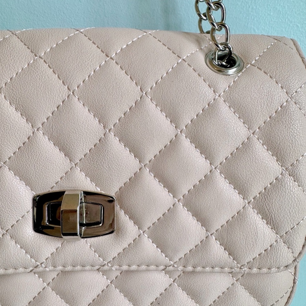 Express Pink Purse - Picture 2 of 11